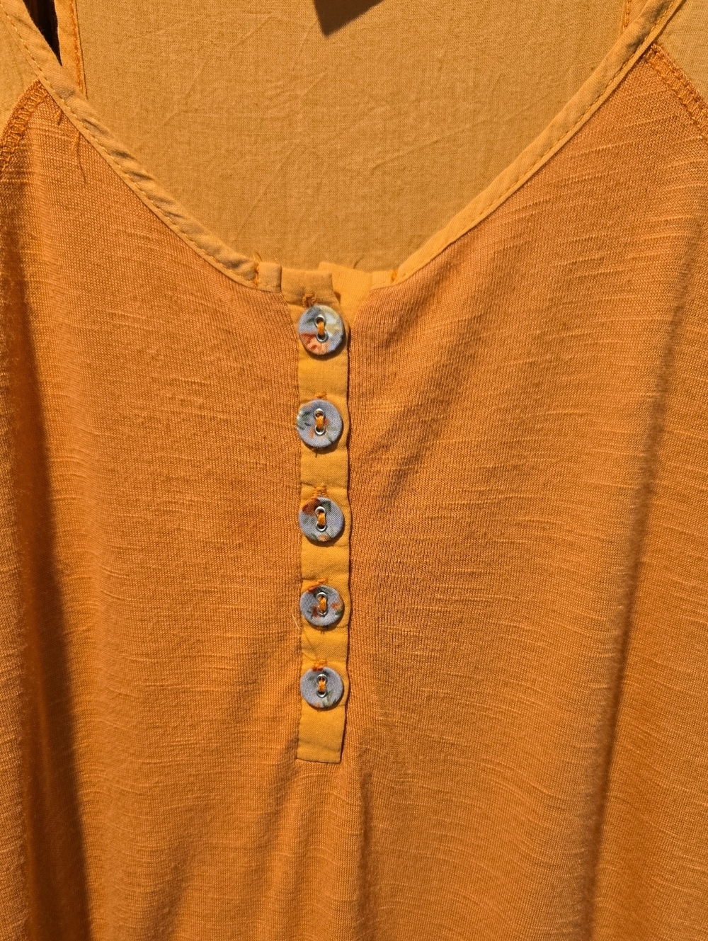 Size Xsmall Apricot Split-back Tank - Picture 2 of 8